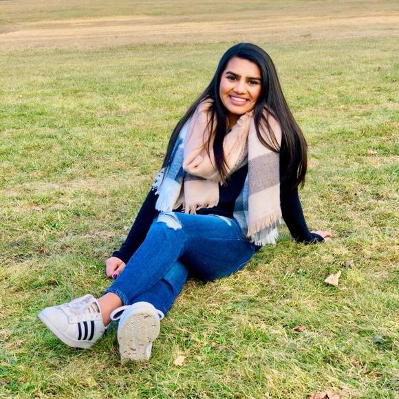 Meet your Posher, Dhvani - Picture 1 of 1